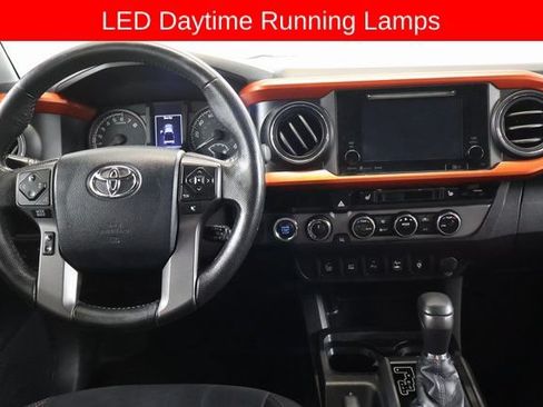 Used 2016 Toyota Tacoma TRD Off-Road w/ Premium & Technology Package AWD/4WD image 16