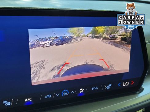 Used 2025 Chevrolet Traverse LT AWD/4WD image 21