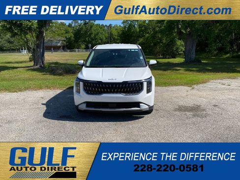 Used 2025 Kia Carnival image 2