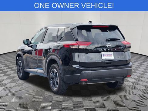 Used 2024 Nissan Rogue SV image 3