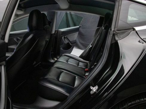 Used 2019 Tesla Model 3 Mid Range image 21