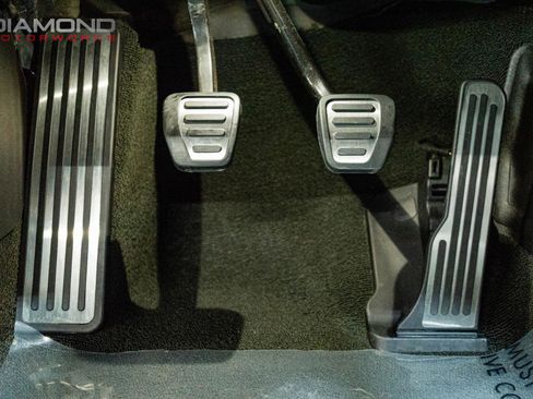 Used 2015 Chevrolet Corvette Z06 w/ 3LZ Preferred Equipment Group RWD image 72