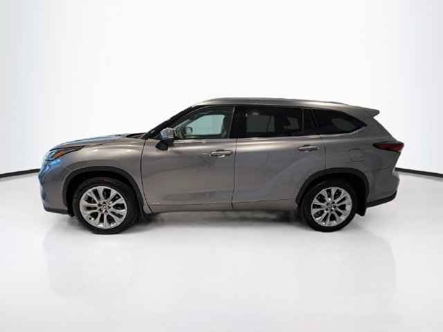 Used 2026 Toyota Highlander Limited AWD/4WD image 4