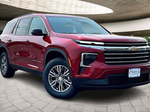 New 2026 Chevrolet Traverse LT w/ Driver Confidence Package FWD image 2