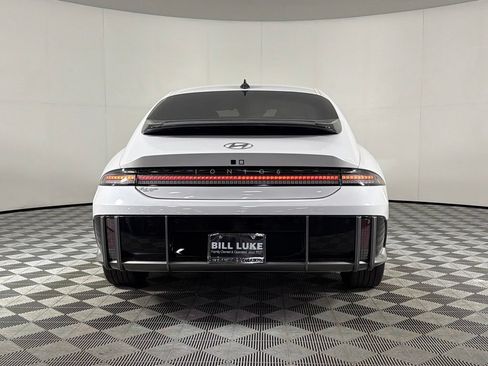 Used 2025 Hyundai Ioniq 6 SE RWD image 9