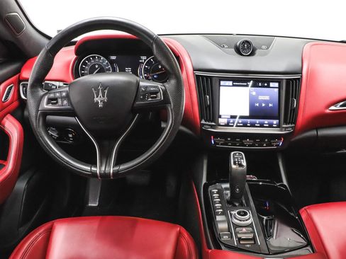 Used 2023 Maserati Levante GT image 28