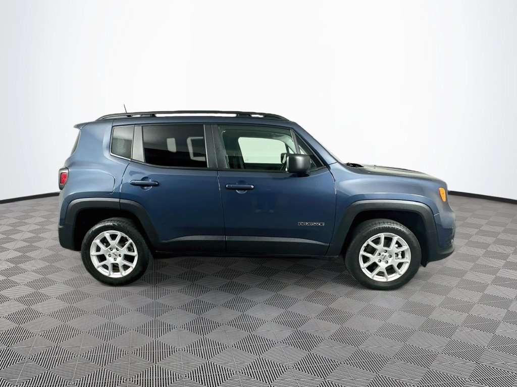 Certified 2023 Jeep Renegade Latitude w/ Premium Group AWD/4WD image 14