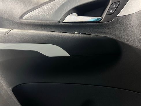 Used 2020 Chevrolet Bolt LT image 22