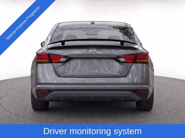 Used 2024 Nissan Altima 2.5 SV FWD image 9