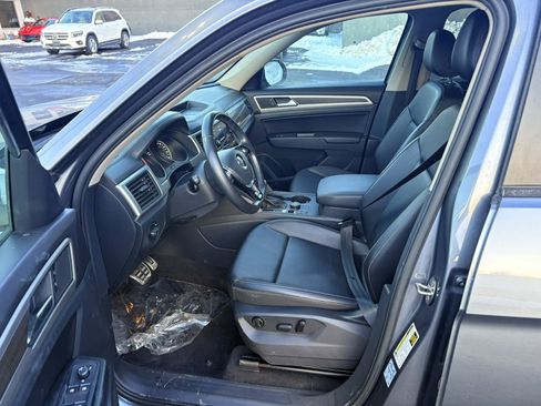 Used 2018 Volkswagen Atlas SE w/ R-Line Package image 20