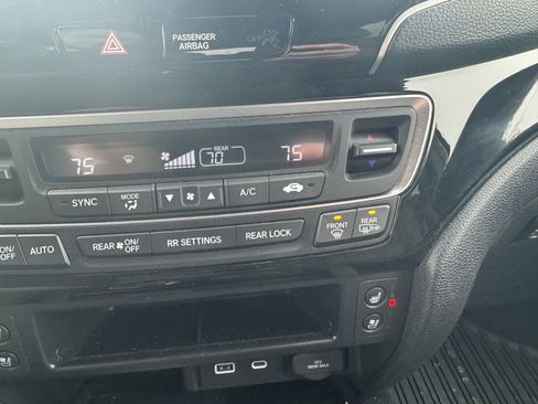 Used 2025 Honda Passport Black Edition image 24