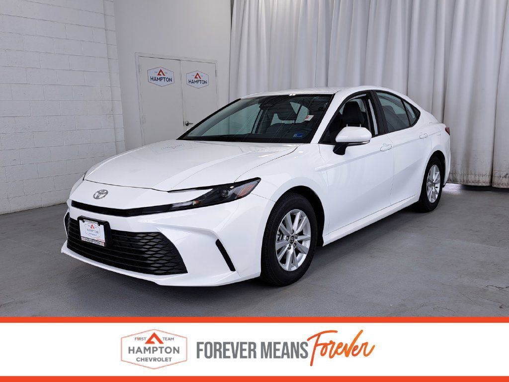 Used 2025 Toyota Camry LE FWD image 1