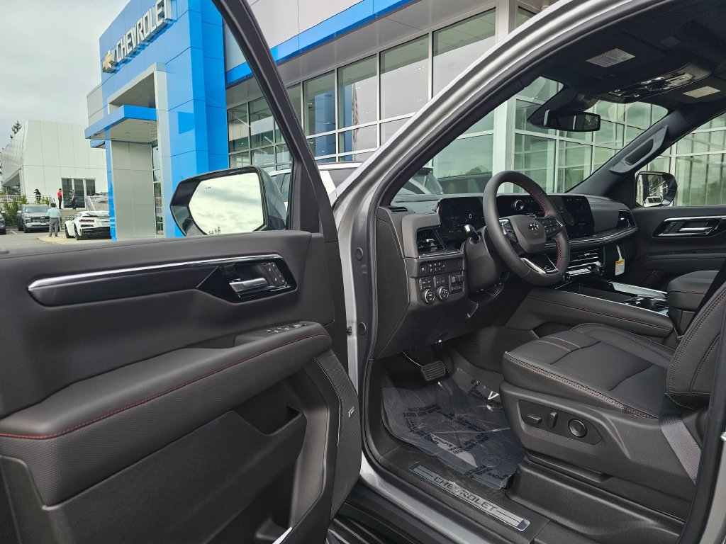 New 2026 Chevrolet Suburban RST w/ RST Capability Package AWD/4WD image 23