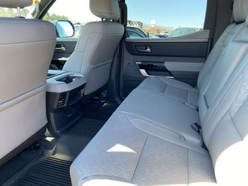 Used 2025 Toyota Tundra Limited AWD/4WD image 28