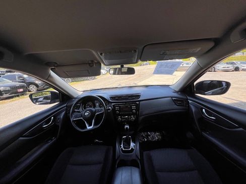 Used 2017 Nissan Rogue SV image 12
