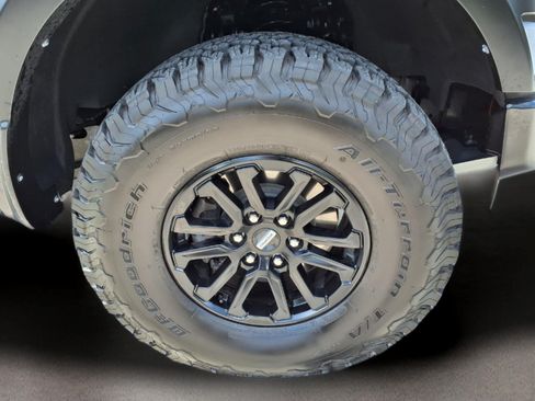 Used 2025 Ford F150 Raptor AWD/4WD image 8