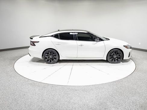 Used 2021 Nissan Maxima SR FWD image 32