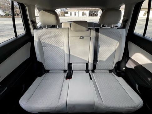 Used 2020 Volkswagen Tiguan S image 27