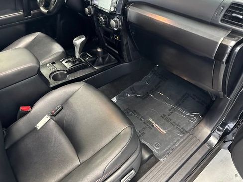 Used 2020 Toyota 4Runner TRD Off-Road Premium w/ Moonroof Package AWD/4WD image 30
