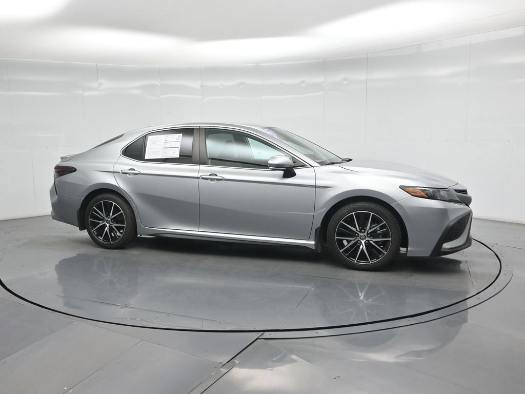 Used 2024 Toyota Camry SE w/ Convenience Package FWD image 21