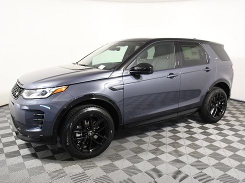 Used 2025 Land Rover Discovery Sport Dynamic SE AWD/4WD image 2