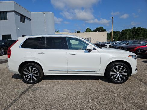 Used 2025 Volvo XC90 B6 Core AWD/4WD image 7