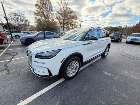 New 2026 Lincoln Corsair Premiere image 3