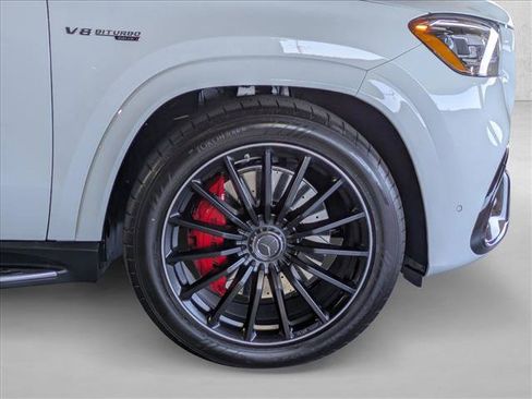 Used 2026 Mercedes-Benz GLS 63 AMG 4MATIC image 24