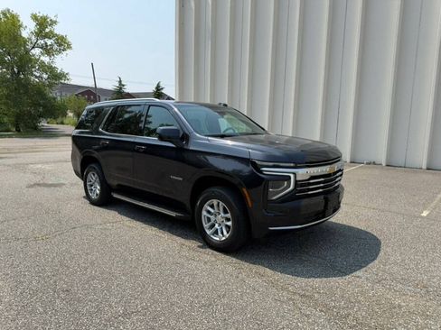 Used 2025 Chevrolet Tahoe LT RWD image 12