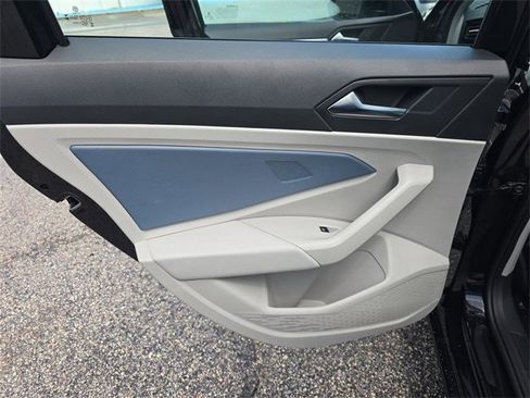 New 2025 Volkswagen Jetta SE image 16