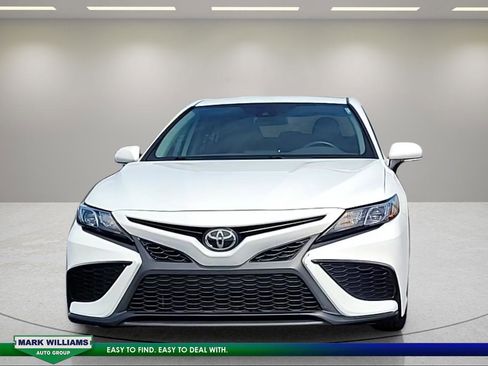 Used 2023 Toyota Camry SE FWD image 9