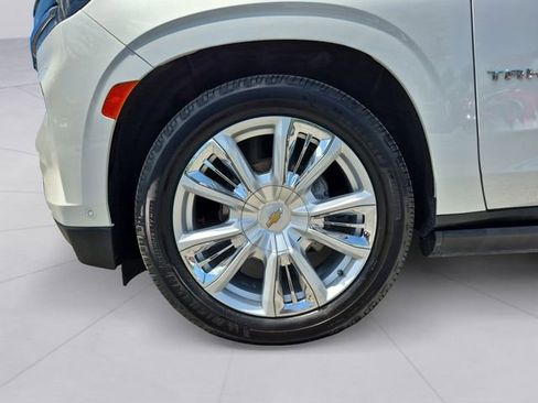Used 2024 Chevrolet Tahoe High Country w/ Advanced Technology Package AWD/4WD image 9