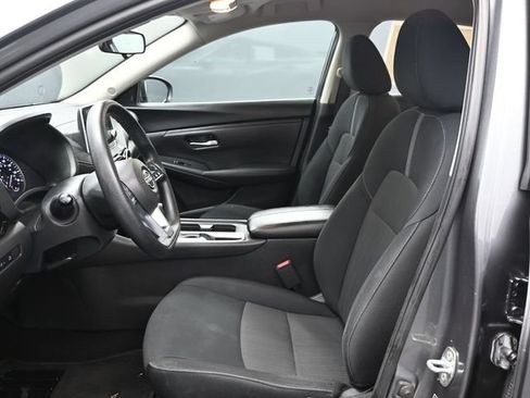 Used 2024 Nissan Sentra SV FWD image 11