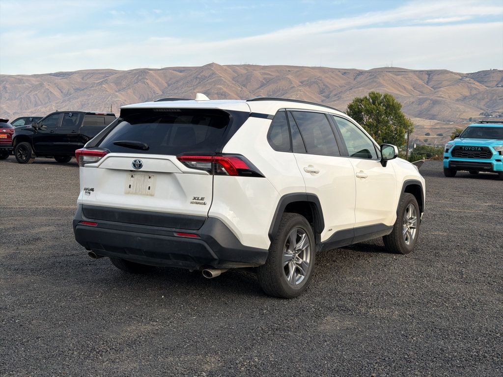 Certified 2022 Toyota RAV4 XLE w/ Convenience Package AWD/4WD image 12