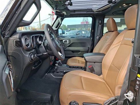 Used 2023 Jeep Wrangler Rubicon w/ Cold Weather Group image 13