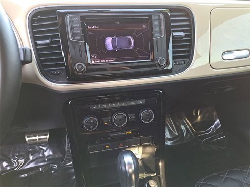 Used 2019 Volkswagen Beetle 2.0T Final Edition SEL image 19