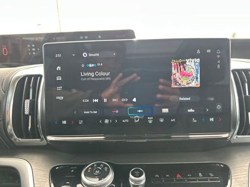 Used 2025 Ford Expedition Platinum image 21