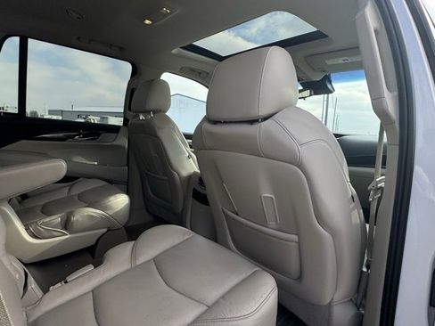 Used 2018 Cadillac Escalade Luxury w/ LPO, Radiant Package image 23