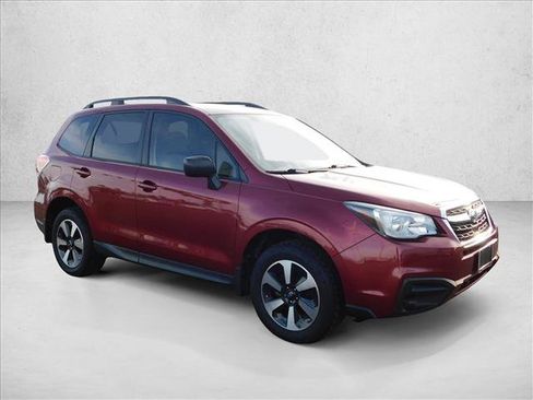Used 2018 Subaru Forester 2.5i w/ Alloy Wheel Package AWD/4WD image 3