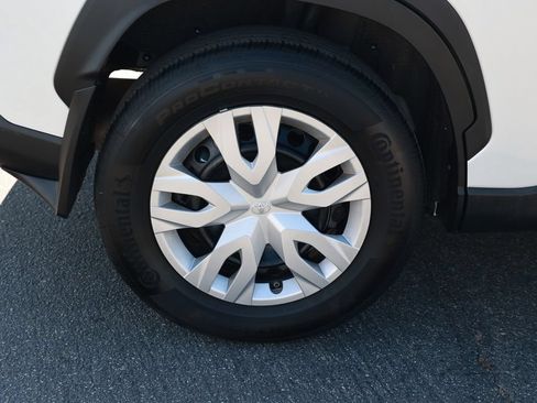 Used 2025 Toyota Corolla Cross L FWD image 11