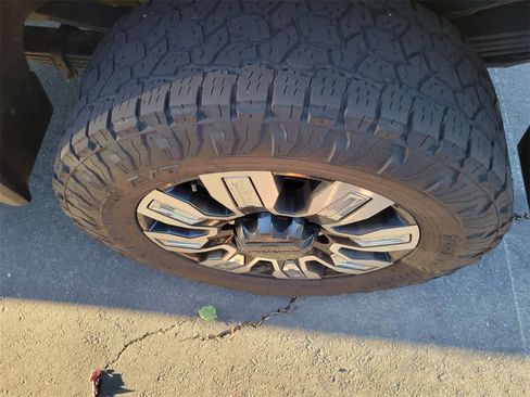 Used 2024 GMC Sierra 2500 Denali w/ Denali Reserve Package image 4