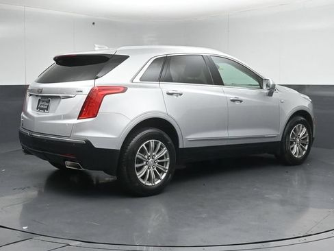 Used 2017 Cadillac XT5 Luxury w/ Driver Awareness Package AWD/4WD image 7