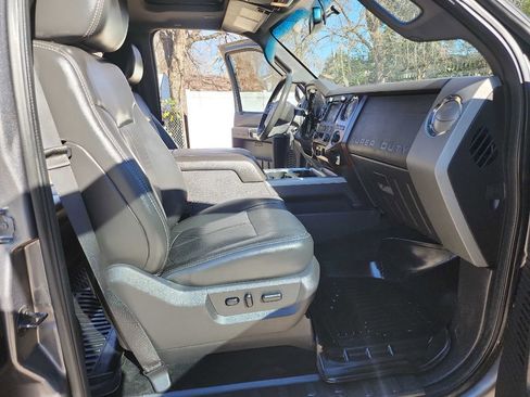 Used 2011 Ford F250 Lariat w/ Lariat Interior Pkg AWD/4WD image 41
