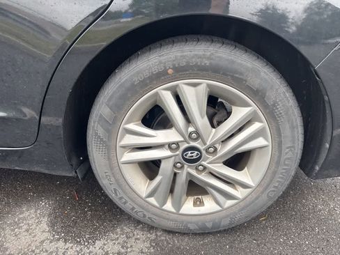 Used 2020 Hyundai Elantra SEL FWD image 23