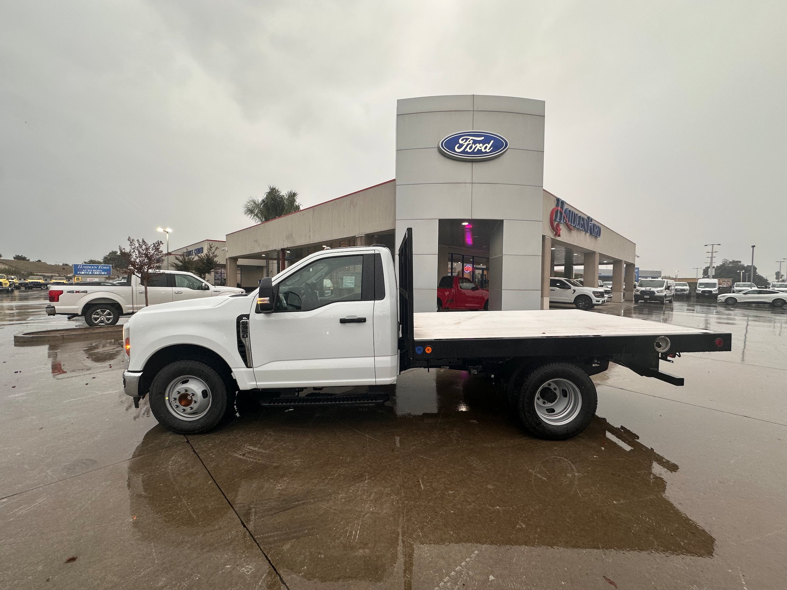 New 2026 Ford F350 XL w/ XL Chrome Package RWD image 7
