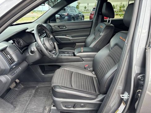 Used 2024 Nissan Pathfinder Rock Creek AWD/4WD image 11