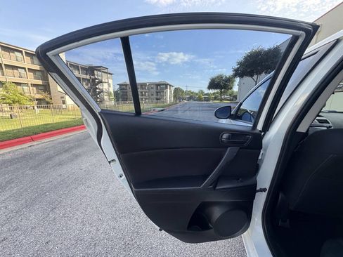 Used 2010 MAZDA MAZDA3 i Sport FWD image 20