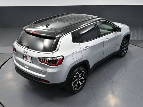 Used 2025 Jeep Compass Limited AWD/4WD image 47