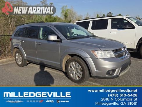 Used 2019 Dodge Journey SE w/ Premium Group image 1