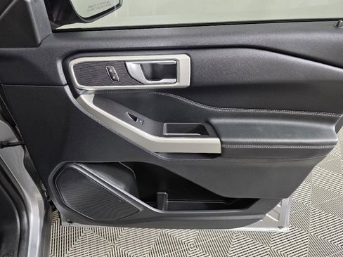 Used 2023 Ford Explorer XLT w/ Equipment Group 202A image 25